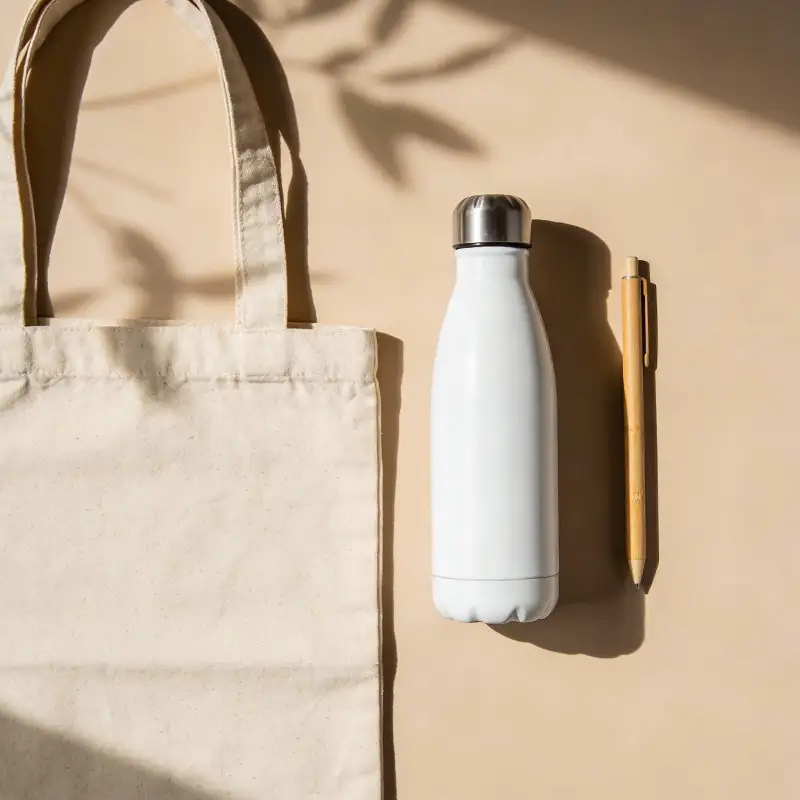 Set de regalos corporativos ecológicos: bolsa, botella y bolígrafo