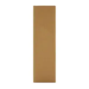 Caja alargada de cartón Kraft para botella, con estructura de tres capas y superficie lisa apta para serigrafía