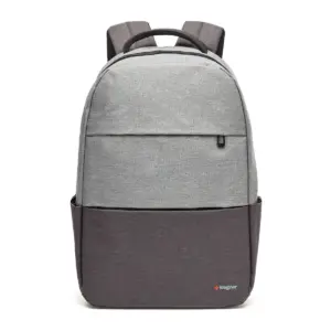 Mochila con compartimento principal, dos bolsillos frontales con cierre, bolsillos laterales y tiras acolchadas