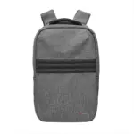Mochila de poliéster con respaldo acolchado, correas, bolsillo frontal con cierre y elásticos laterales