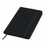 Cuaderno con tapa de PU y lomo cosido, cerrado, mostrando la cubierta lisa apta para marcaje
