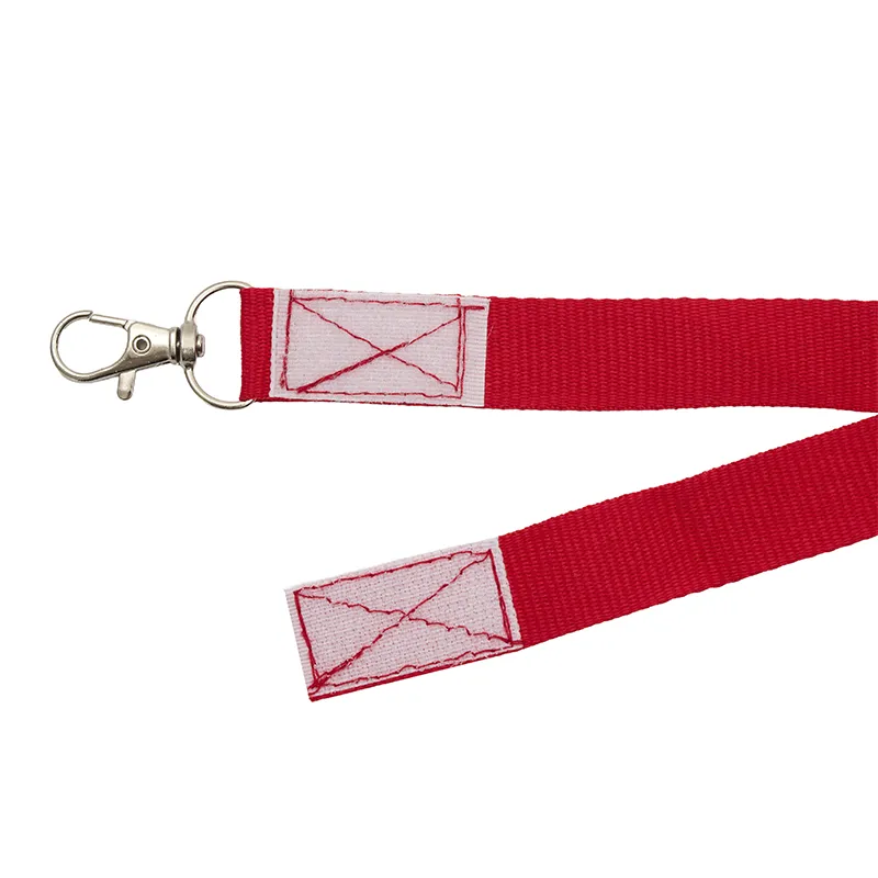 Detalle del lanyard rojo con mosquetón metálico y cierre de velcro abierto con parches blancos cosidos
