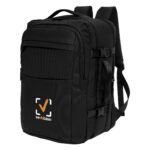 Mochila vista en ángulo con correas acolchadas, hebillas laterales, varios cierres y diseño frontal de muestra