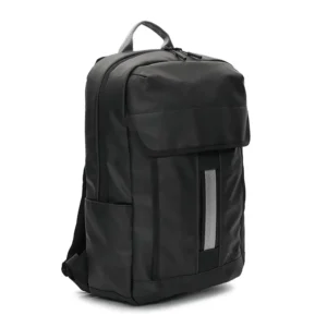 Mochila urbana de poliéster con compartimiento principal de amplia apertura y bolsillo frontal con cierre
